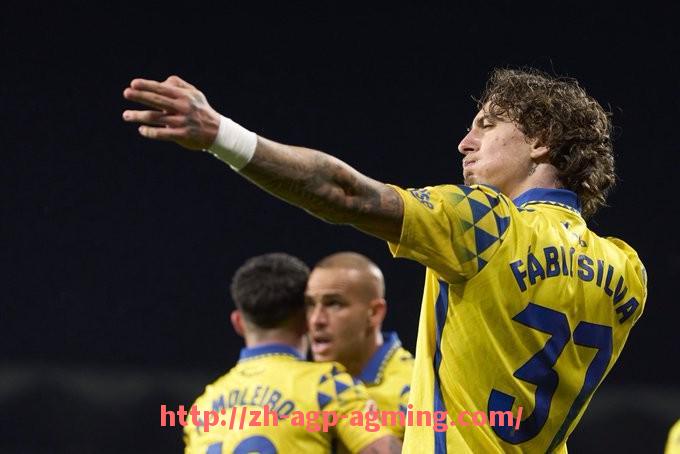 AG娱乐登录-法甲球队竞争态势分析：联赛排名变化与实力对比